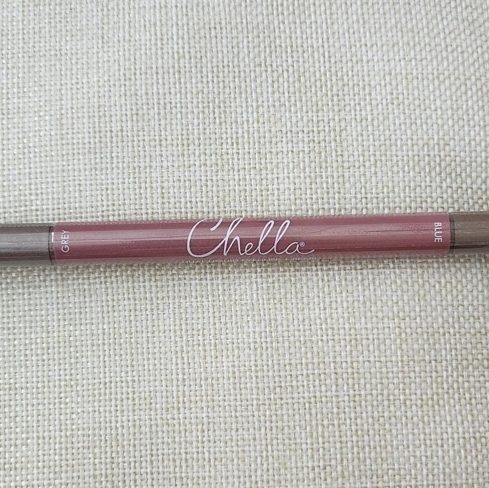 Chella Dual Liquid Eyeliner Pearl in Pearl Gray & Blue